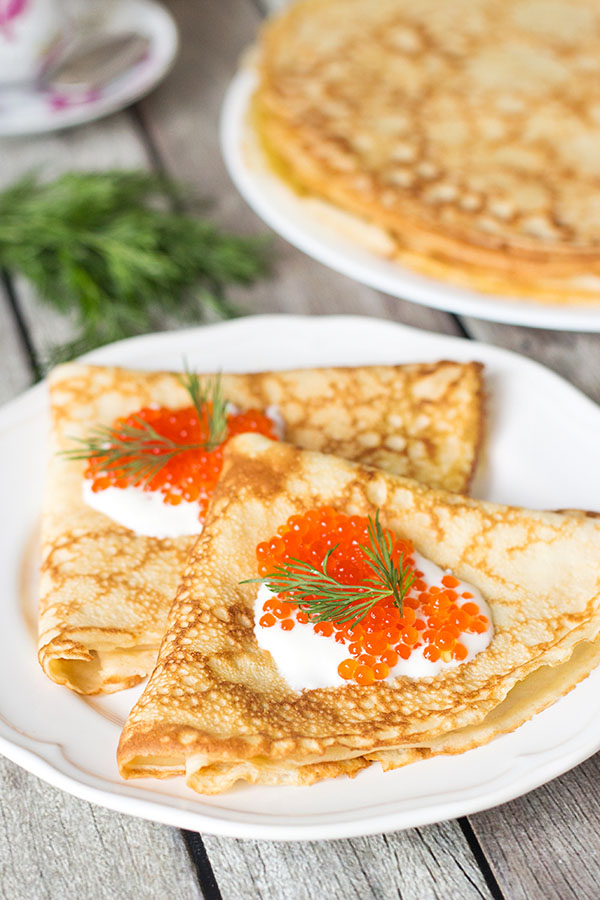 Originele recepten voor pannenkoeken op Pancake Day 2017 stap voor stap met de foto: op melk, kefir, gist, met vullingen voor elke smaak