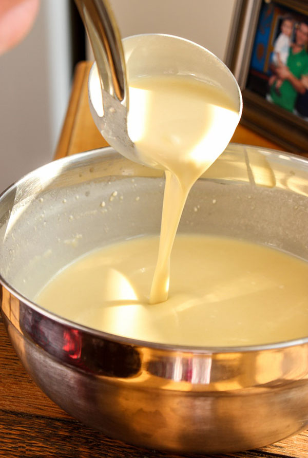 Originele recepten voor pannenkoeken op Pancake Day 2017 stap voor stap met de foto: op melk, kefir, gist, met vullingen voor elke smaak