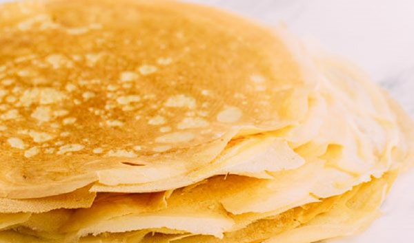 Originele recepten voor pannenkoeken op Pancake Day 2017 stap voor stap met de foto: op melk, kefir, gist, met vullingen voor elke smaak