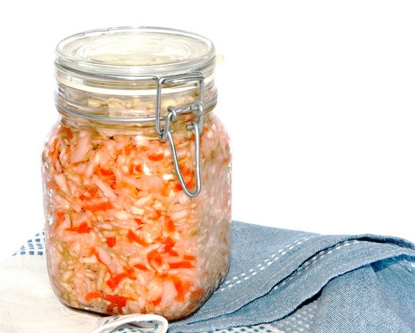 Recepten uit kool voor de winter: smakelijke salades, knuppels zonder azijn, met aspirine, zonder sterilisatie
