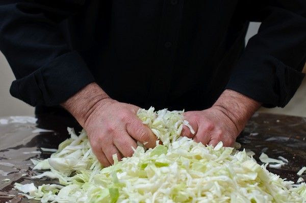 Recepten uit kool voor de winter: smakelijke salades, knuppels zonder azijn, met aspirine, zonder sterilisatie