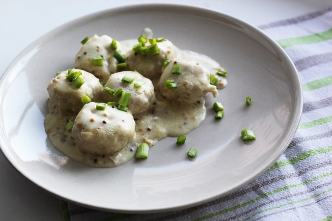 gehaktballen met saus