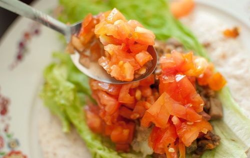 Heerlijke en snelle snack - zoete lavashbroodjes met fruit