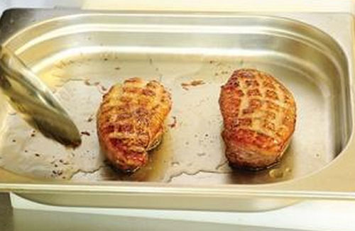 zet het op de bakplaat 