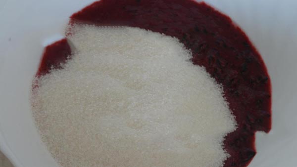 Bes met suiker voor de winter zonder te koken, Pyatiminutka, bevroren. Bes recept, geraspt met suiker voor de winter (zonder koelkast)