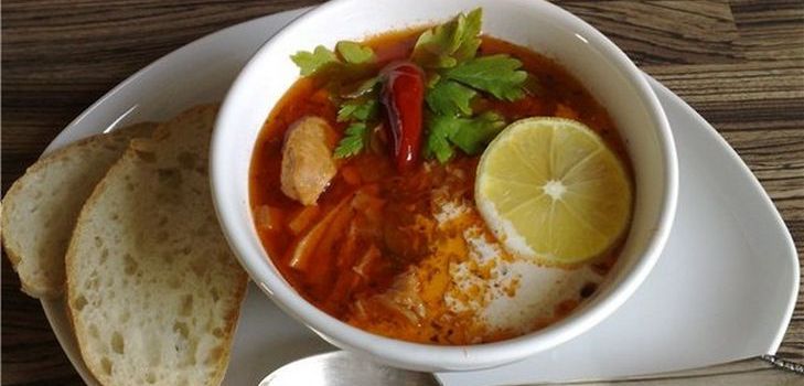 Solyanka voor je favoriete gasten: tips voor koken