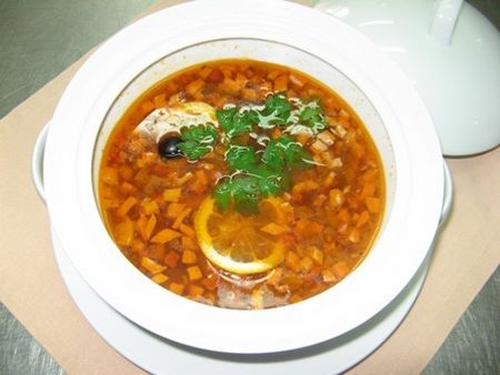 Solyanka voor je favoriete gasten: tips voor koken