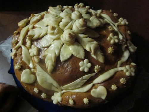 Een bruiloftsbrood met je eigen handen, een recept en een foto