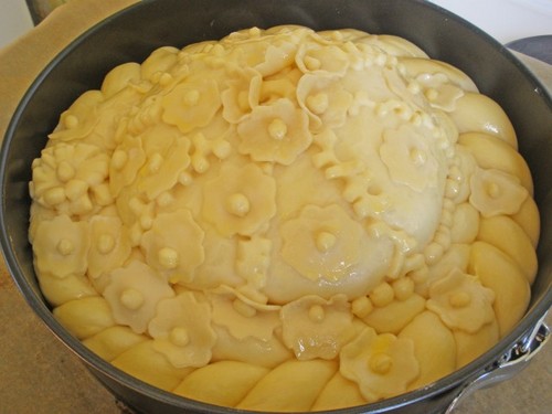 Een bruiloftsbrood met je eigen handen, een recept en een foto
