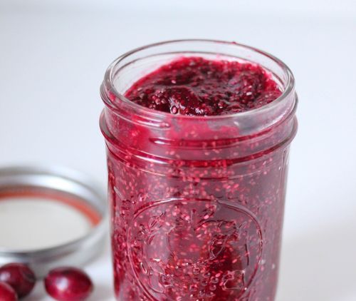 Jam met veenbessen en sinaasappels