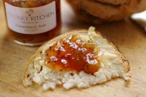 Eenvoudige jam van kruisbes