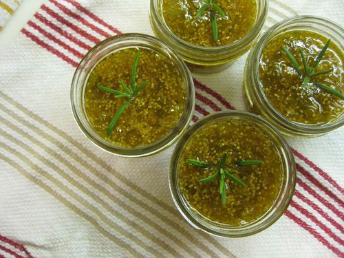 Smaragdgroene jam van kruisbes