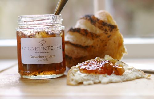 Jam van kruisbessen en mango's