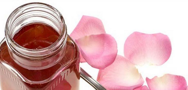Jam van de rozenblaadjes Jam van de rozenblaadjes