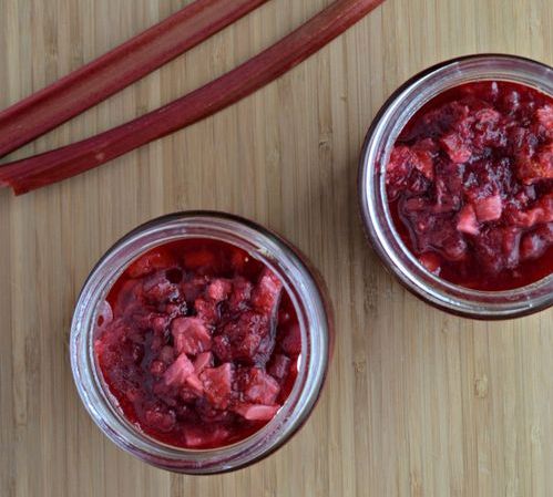 Jam met rabarber met kersen