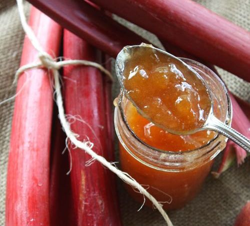 Jam met rabarber met banaan
