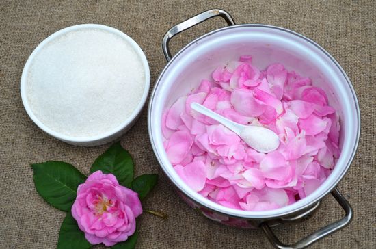 Het recept van klassieke jam van rozen