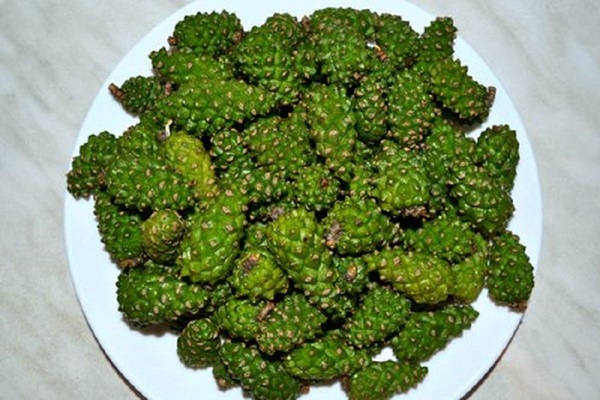 Originele jam uit dennenappels