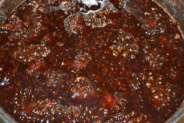 Originele jam uit dennenappels
