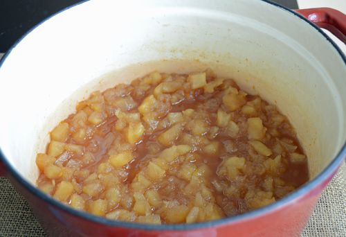 Aromatische jam van appels met kaneel