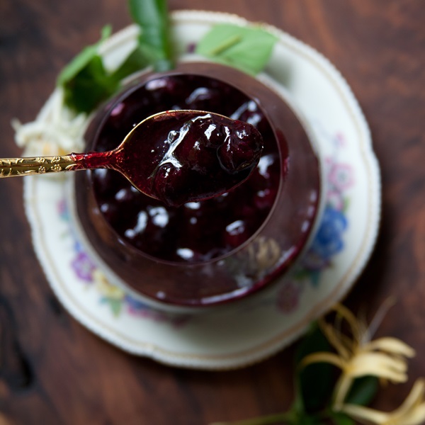 Kamperfoelie jam