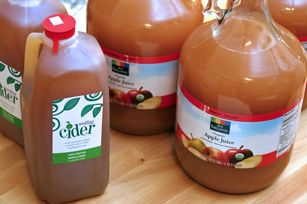 Zelfgemaakte wijn van appels