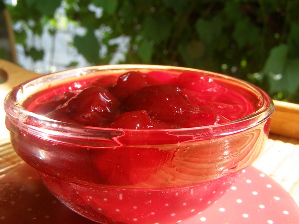 Kers voor de winter - recepten - confituur met pitjes en pitjes, vijf minuten, jam, gelei zonder gelatine, kersencompote
