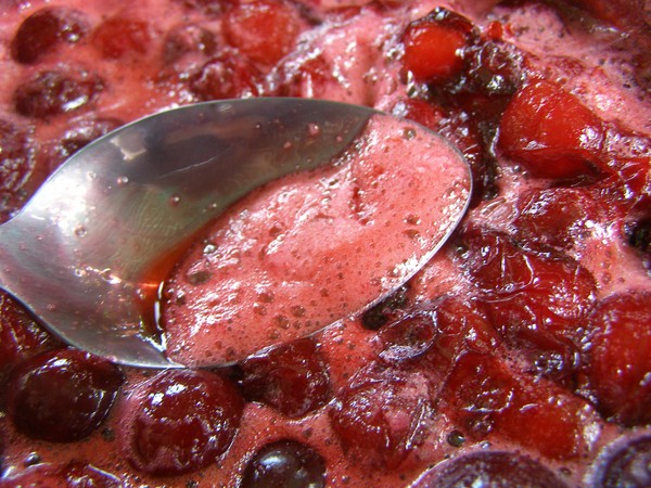 Kers voor de winter - recepten - confituur met pitjes en pitjes, vijf minuten, jam, gelei zonder gelatine, kersencompote