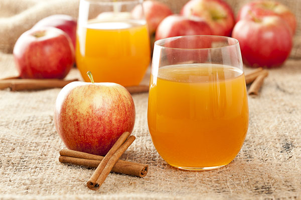 Hoe je appelsap voor de winter kunt bereiden