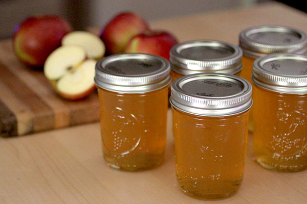 Hoe je appelsap voor de winter kunt bereiden