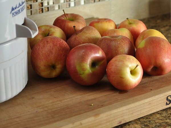 Hoe je appelsap voor de winter kunt bereiden