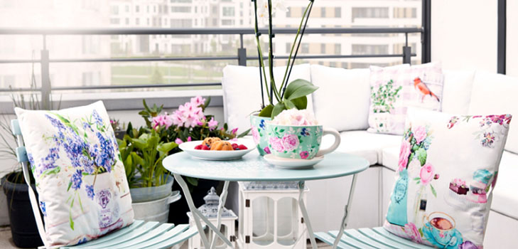 Zomer in de stad: hoe een balkon te regelen voor rust