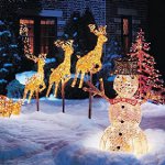 New Year's facades: ideeën om een ​​huis te versieren voor een vakantie