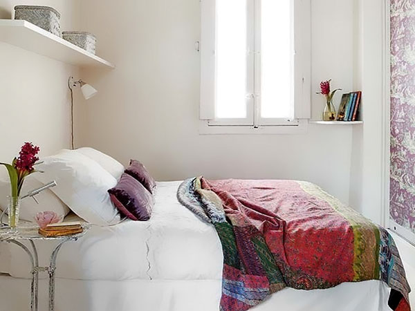 Lieve droom: geheimen van het ontwerp van een hele kleine slaapkamer