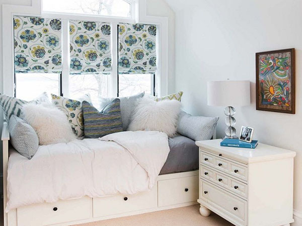 Lieve droom: geheimen van het ontwerp van een hele kleine slaapkamer