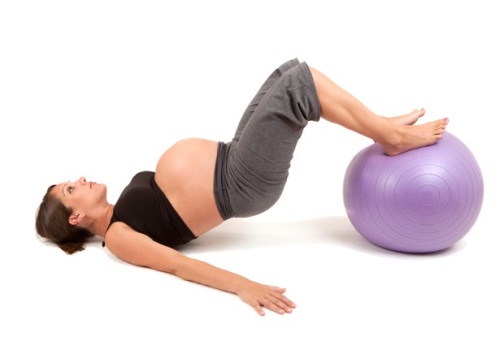 Gymnastiek voor zwangere vrouwen in het 2e trimester
