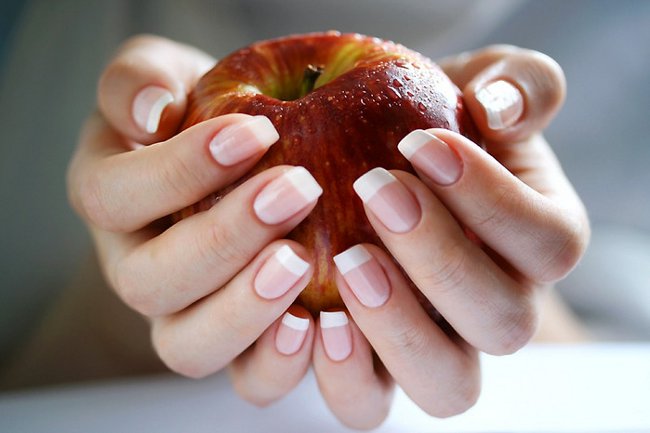 Behandeling van nagels op handen