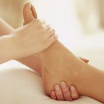 Massage met platte voeten