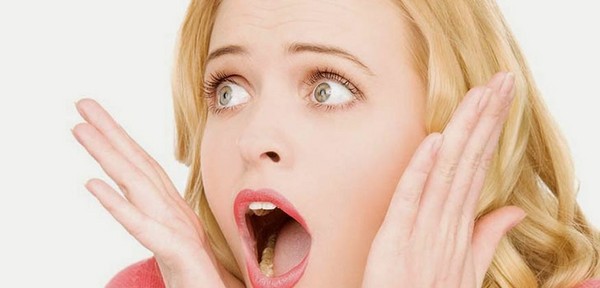 Waarom er een onaangename geur uit de vagina komt